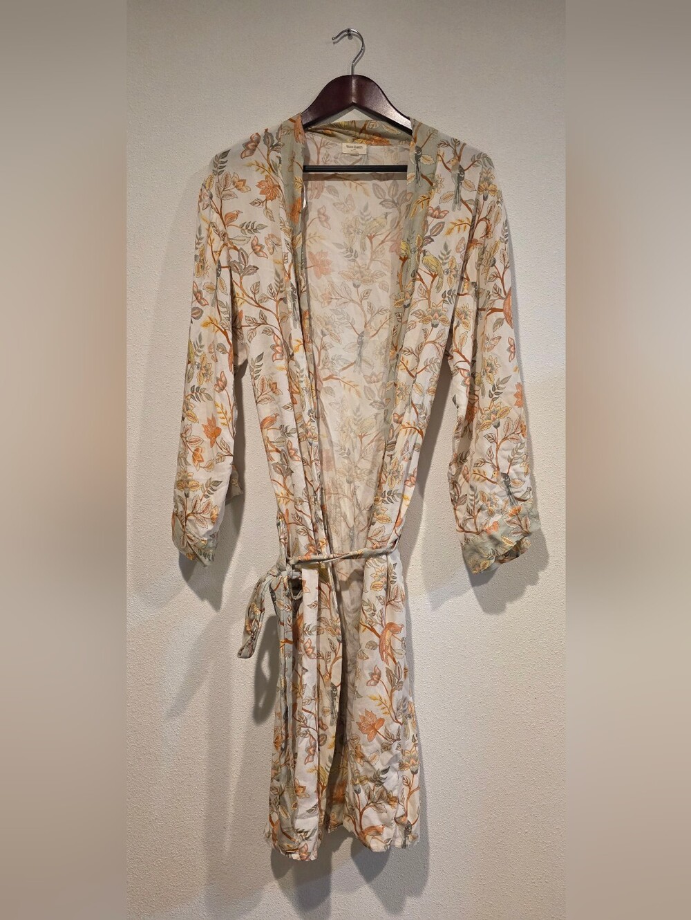 World Market Beige Floral Robe Sz L / XL Soft Fabric Bohemian Romantic Pockets